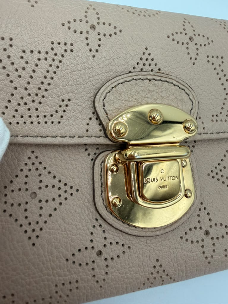 Louis Vuitton Mahina Amelia Wallet — Blush Pink Perforated Leather, Gold Hardware