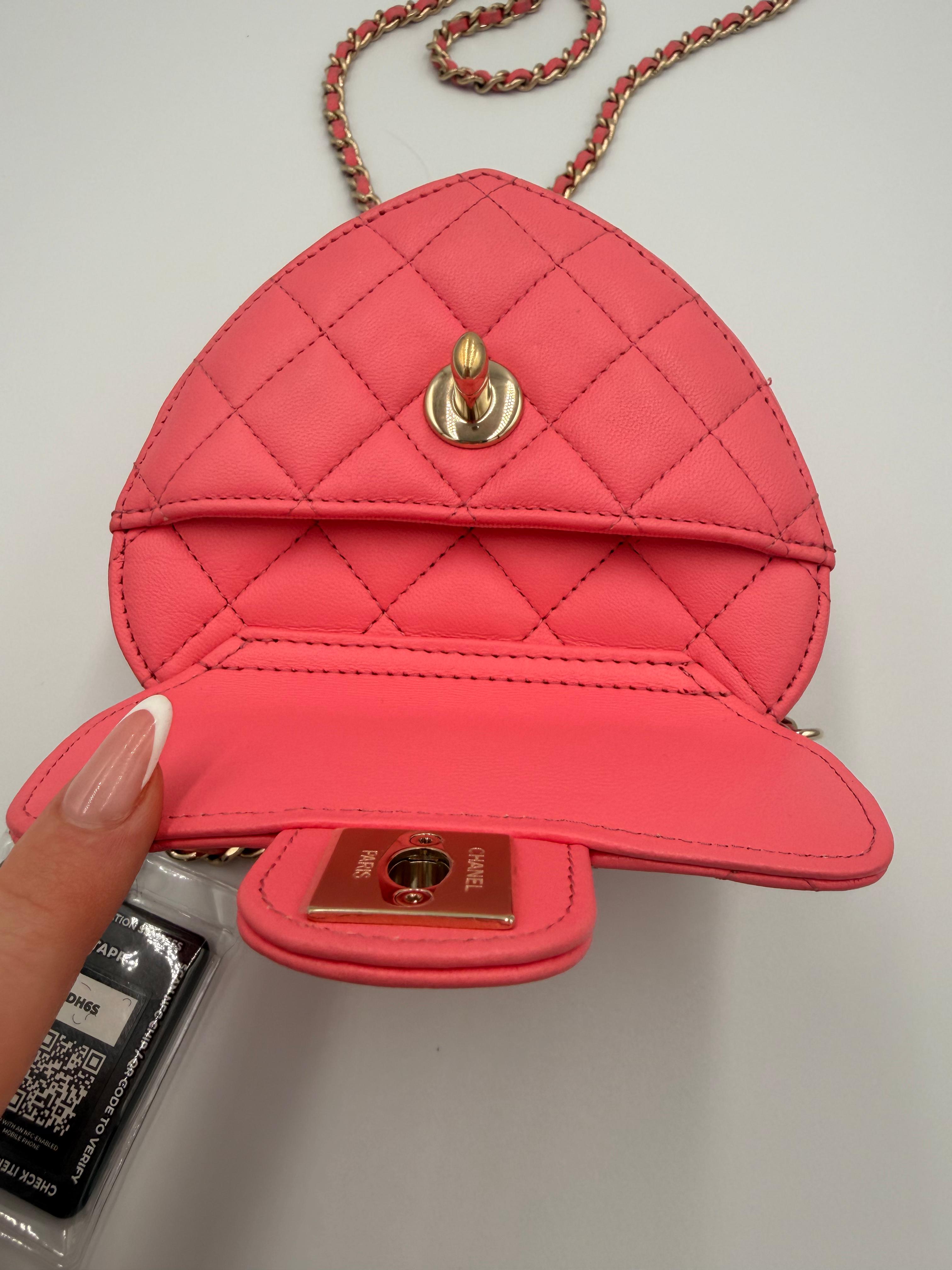 Chanel CC In Love Heart Bag - Flap open interior