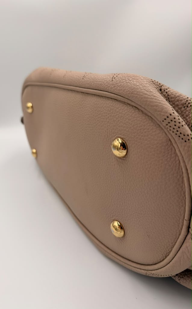 Louis Vuitton Mahina XL Hobo — Blush Pink Perforated Leather, Gold Hardware