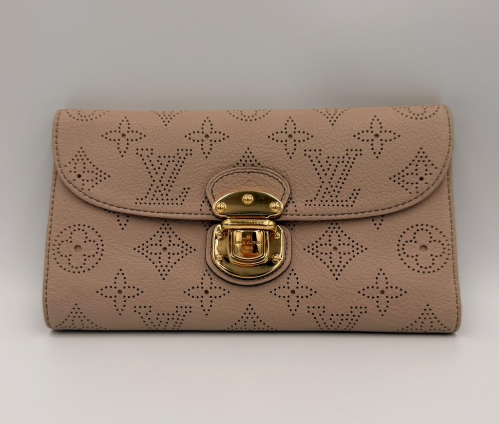 Louis Vuitton Mahina Amelia Wallet — Blush Pink Perforated Leather, Gold Hardware