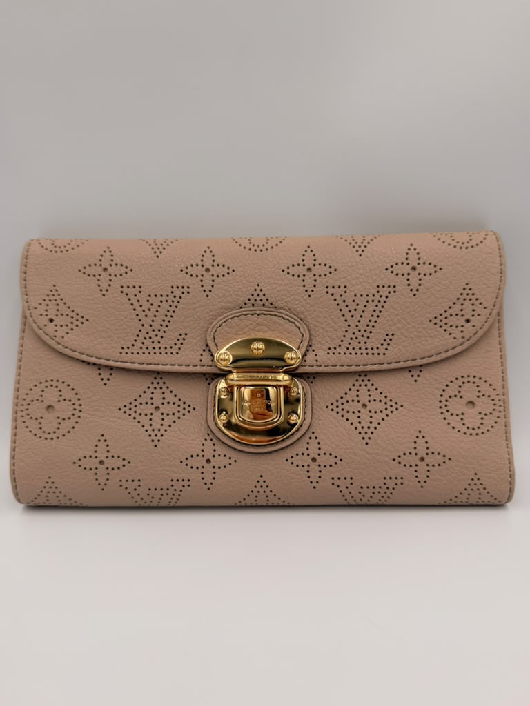 Louis Vuitton Mahina Amelia Wallet — Blush Pink Perforated Leather, Gold Hardware