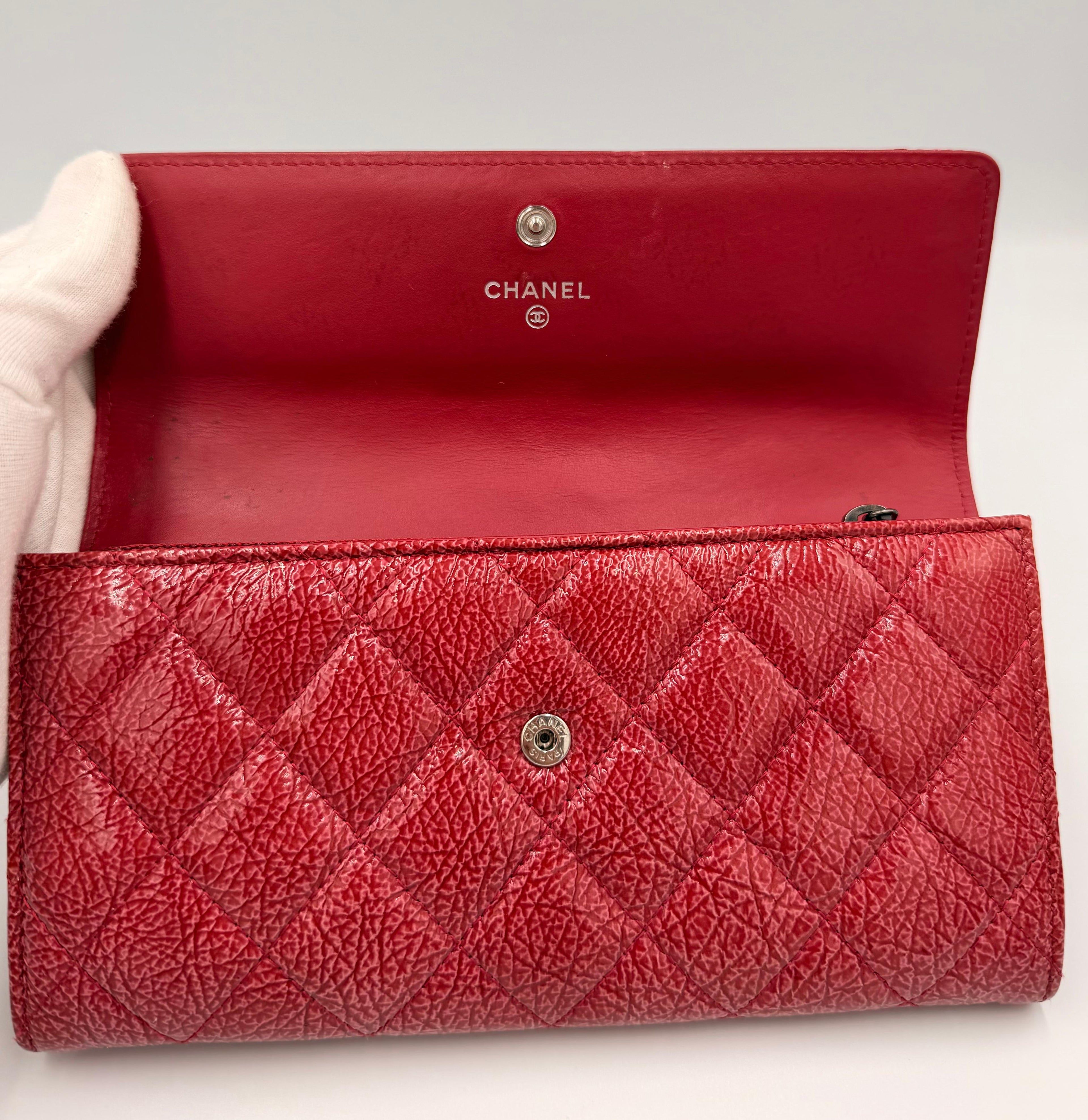Chanel Chevron Flap Wallet on Chain — Red