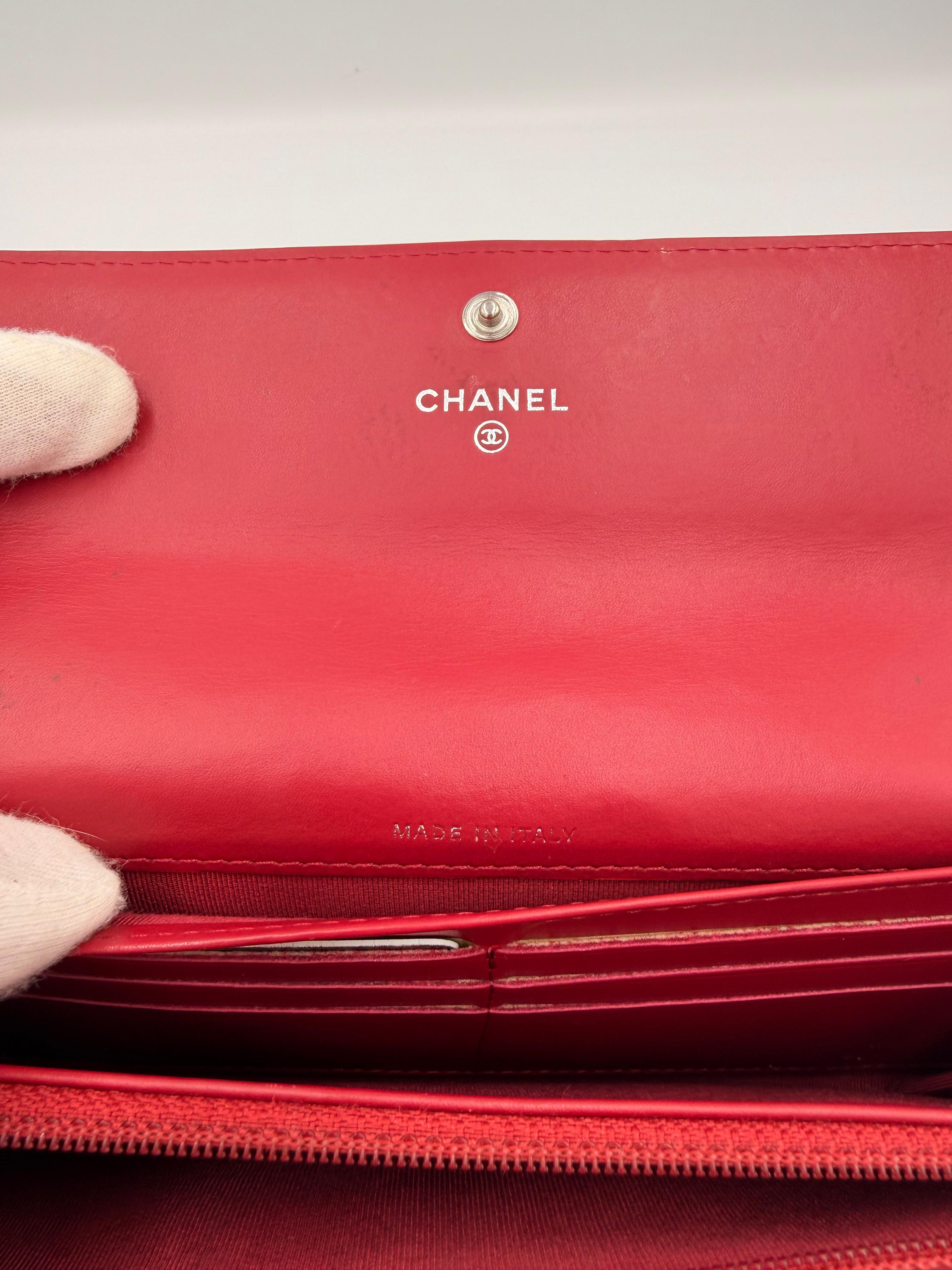 Chanel Chevron Flap Wallet on Chain — Red