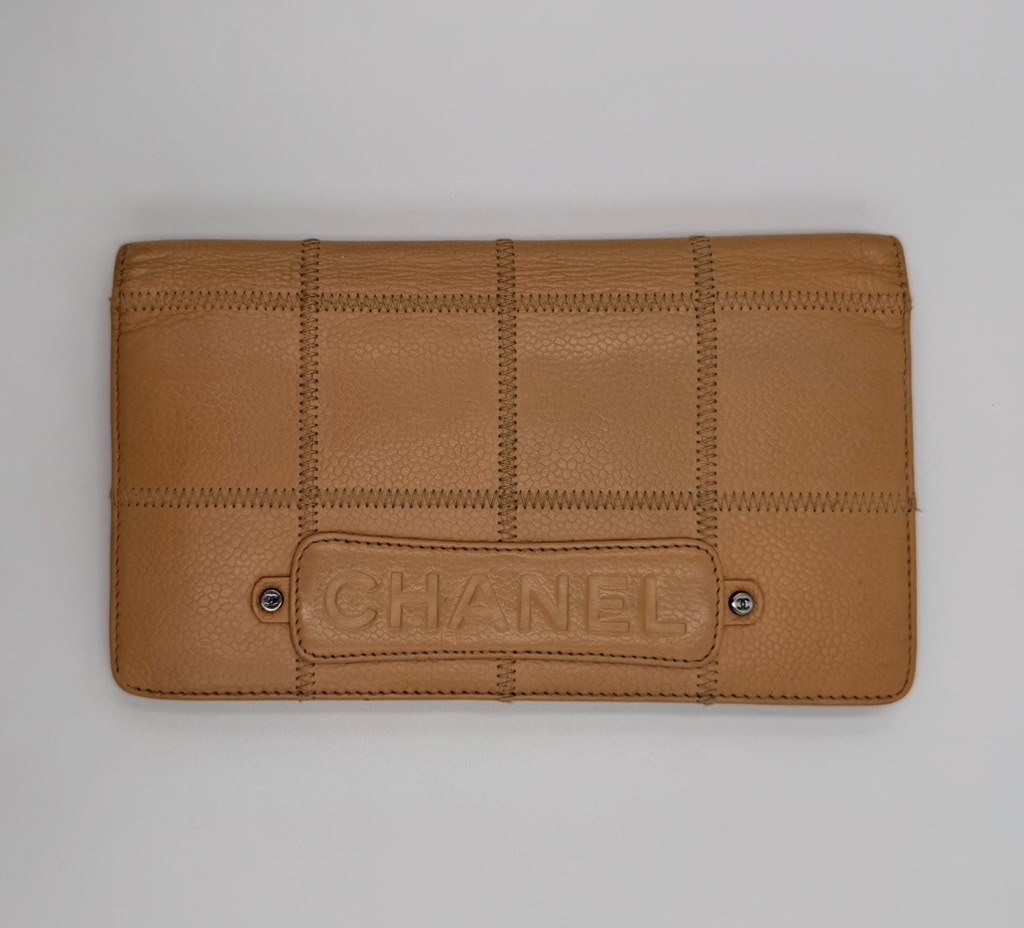 Chanel Chocolate Bar Quilted Caviar Wallet on Chain — Beige