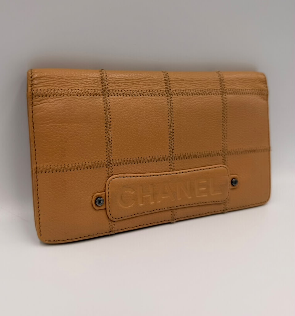 Chanel Chocolate Bar Quilted Caviar Wallet on Chain — Beige
