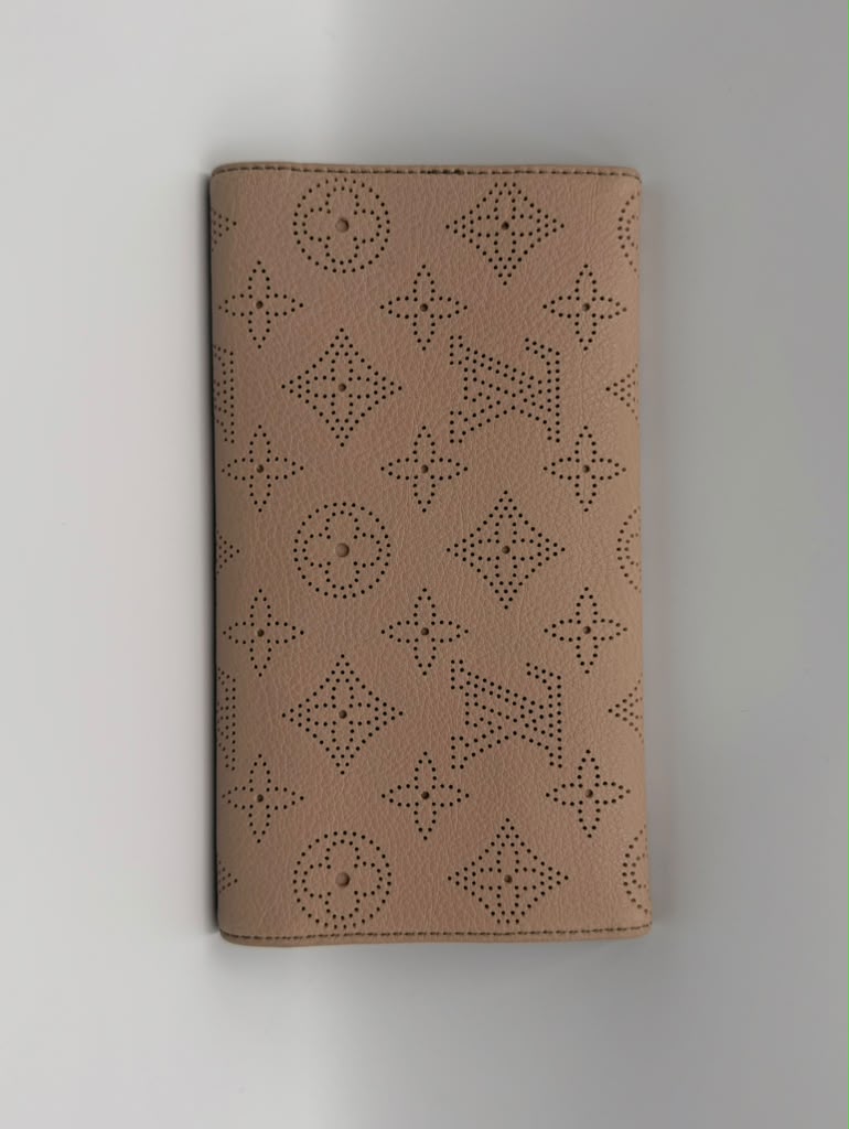 Louis Vuitton Mahina Amelia Wallet — Blush Pink Perforated Leather, Gold Hardware