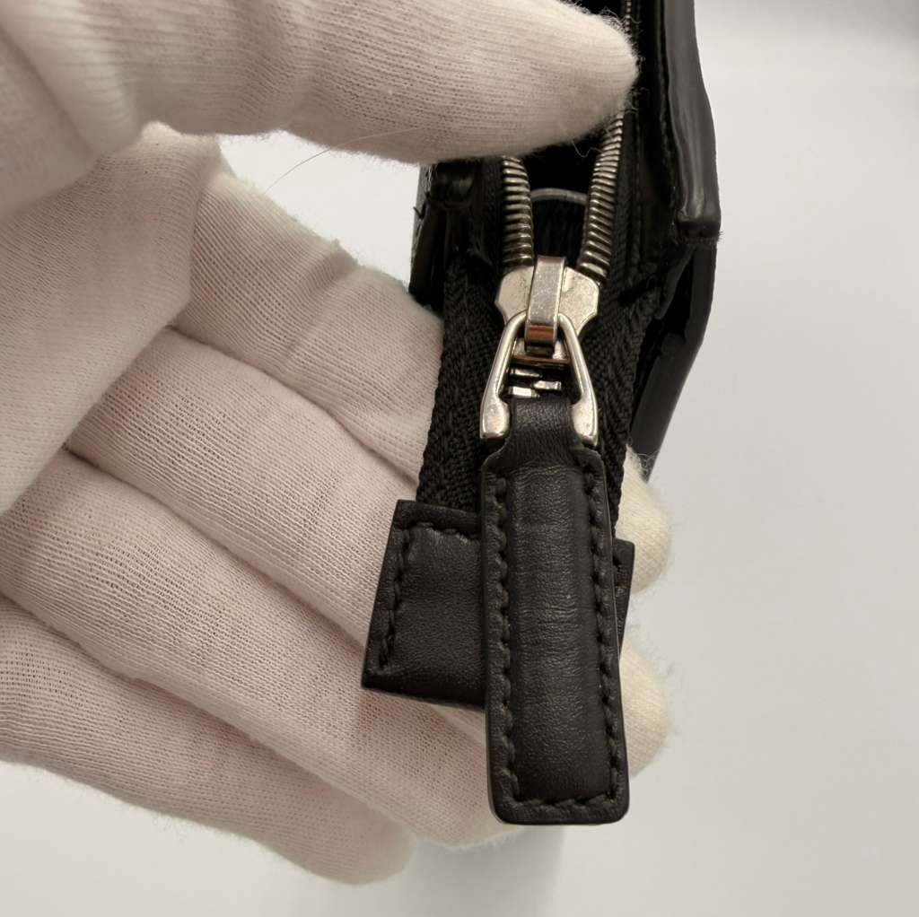 Gucci GG Supreme Web Pouch — Black/Grey